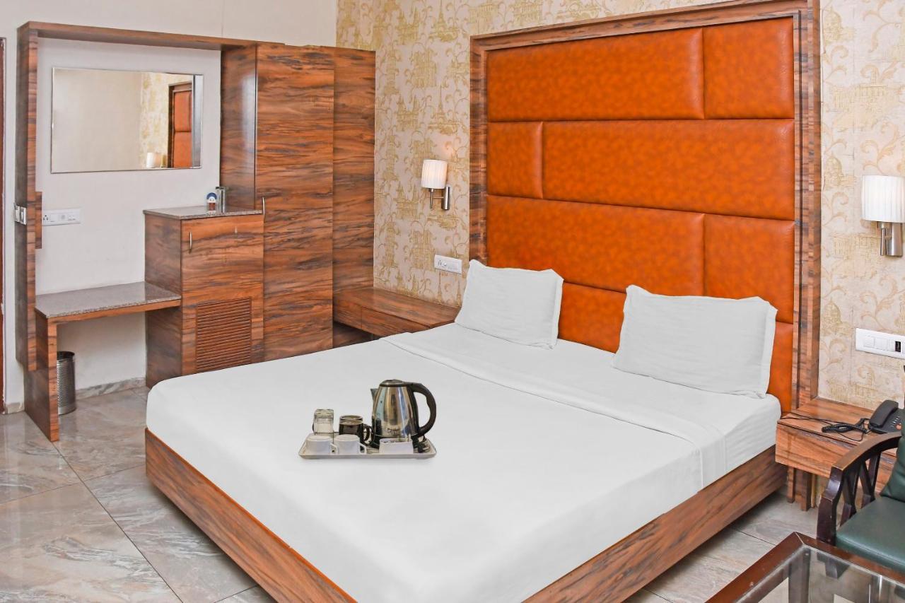 Townhouse 900 Hotel Surya Palace Bhilai Esterno foto